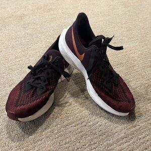 Nike Zoom Winflo 6 Women’s Size US 10.5 Red Burgundy Ash Mtlc Copper Team Red
